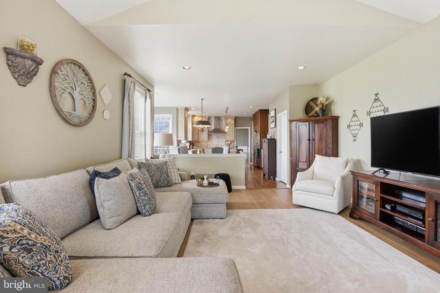 5266 WINDTREE DR, Doylestown, PA 18902