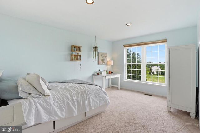 5266 WINDTREE DR, Doylestown, PA 18902
