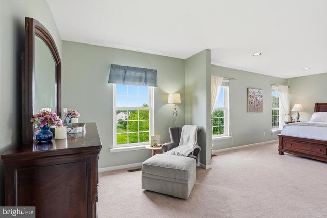 5266 WINDTREE DR, Doylestown, PA 18902