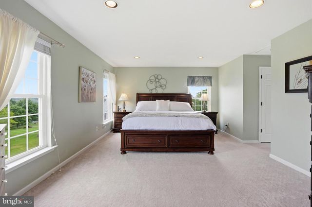 5266 WINDTREE DR, Doylestown, PA 18902
