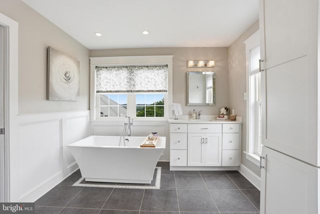 5266 WINDTREE DR, Doylestown, PA 18902