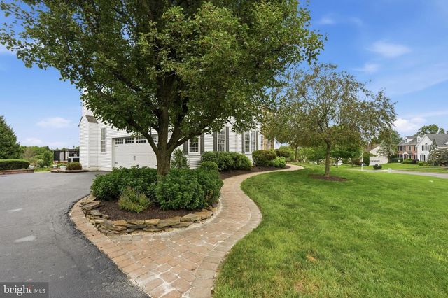 5266 WINDTREE DR, Doylestown, PA 18902