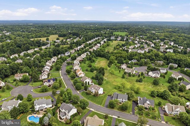5266 WINDTREE DR, Doylestown, PA 18902