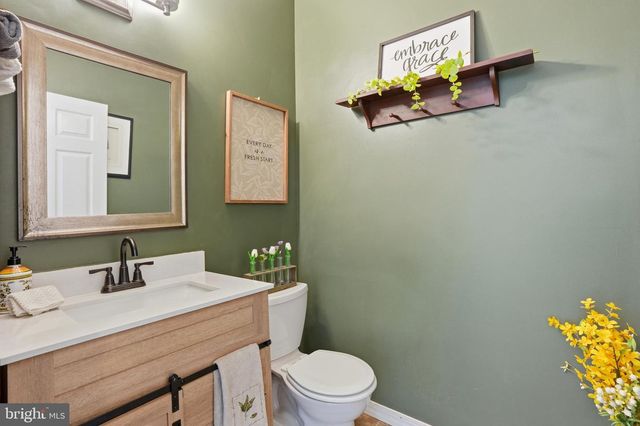 5266 WINDTREE DR, Doylestown, PA 18902