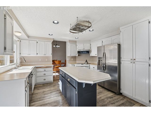 22240 Sw MARTINAZZI Ave, Tualatin, OR 97062