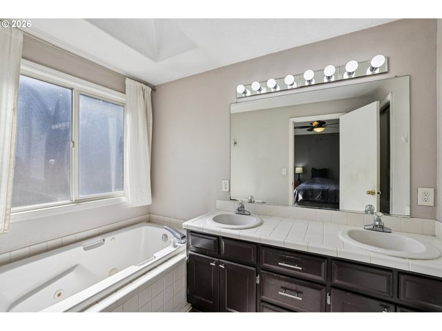 22240 Sw MARTINAZZI Ave, Tualatin, OR 97062