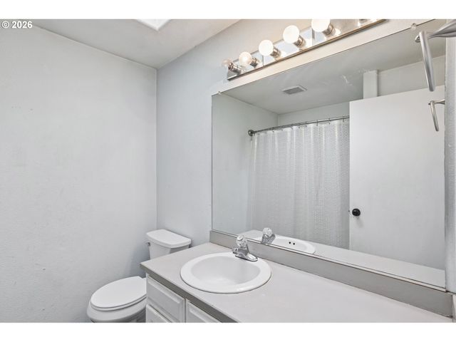 22240 Sw MARTINAZZI Ave, Tualatin, OR 97062