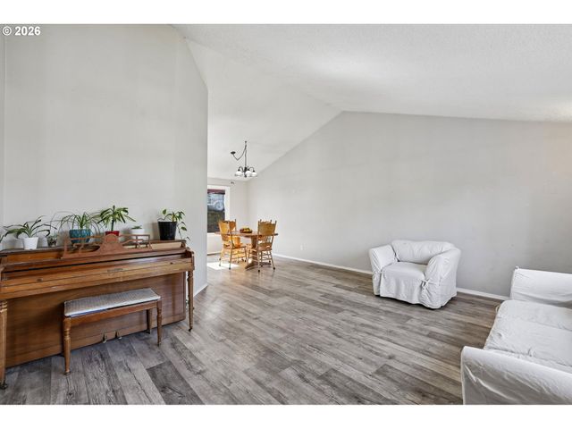 22240 Sw MARTINAZZI Ave, Tualatin, OR 97062