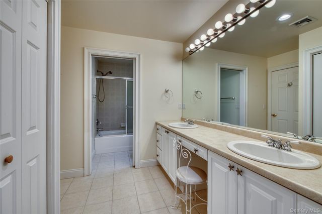 78 Channing Cross, Hampton Bays, NY 11946