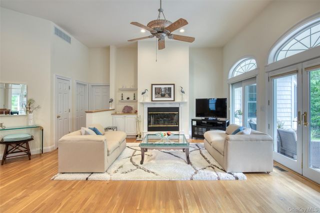 78 Channing Cross, Hampton Bays, NY 11946