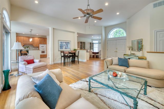 78 Channing Cross, Hampton Bays, NY 11946