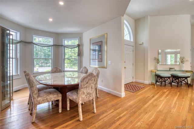 78 Channing Cross, Hampton Bays, NY 11946