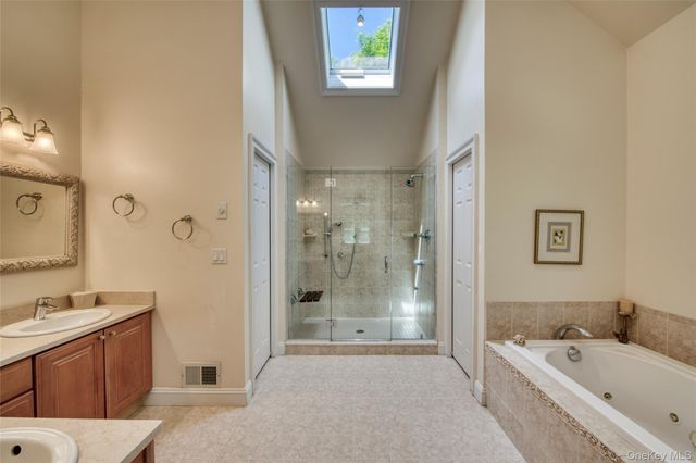 78 Channing Cross, Hampton Bays, NY 11946