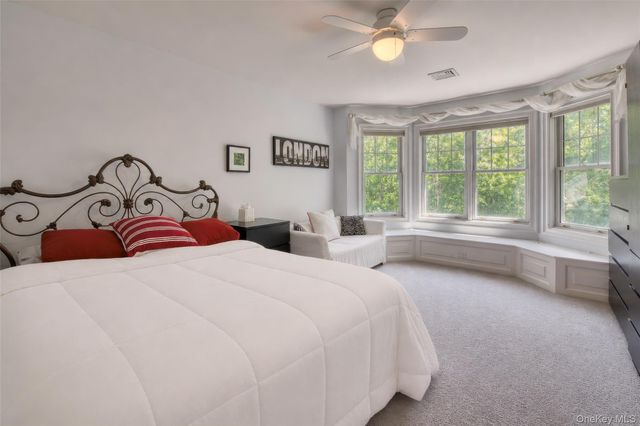 78 Channing Cross, Hampton Bays, NY 11946
