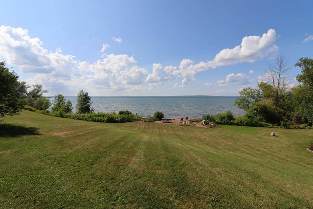 2729 Lake Shore Dr E, Ashland, WI 54806