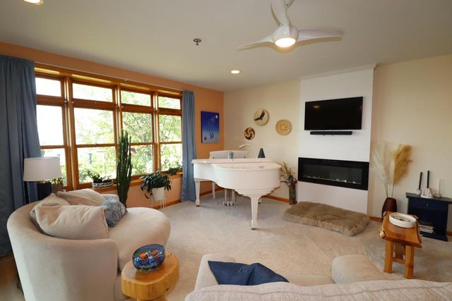 2729 Lake Shore Dr E, Ashland, WI 54806