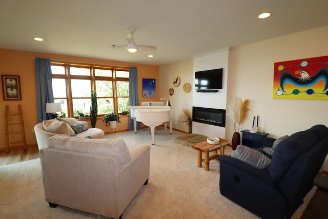 2729 Lake Shore Dr E, Ashland, WI 54806