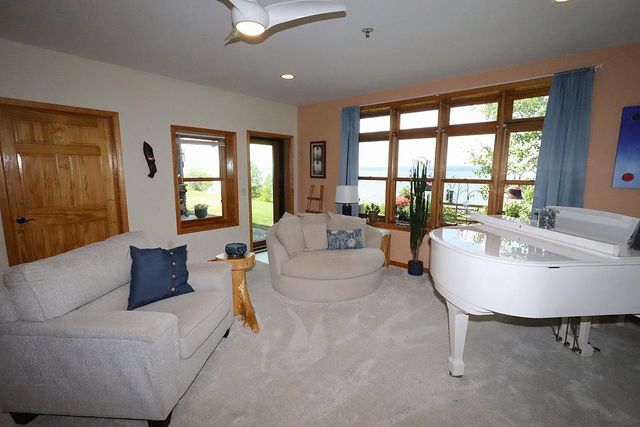 2729 Lake Shore Dr E, Ashland, WI 54806