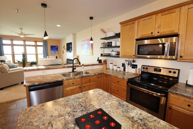 2729 Lake Shore Dr E, Ashland, WI 54806