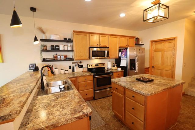 2729 Lake Shore Dr E, Ashland, WI 54806