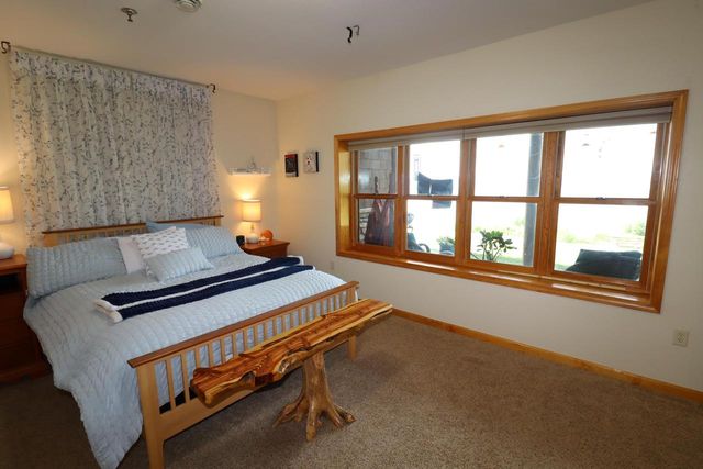 2729 Lake Shore Dr E, Ashland, WI 54806