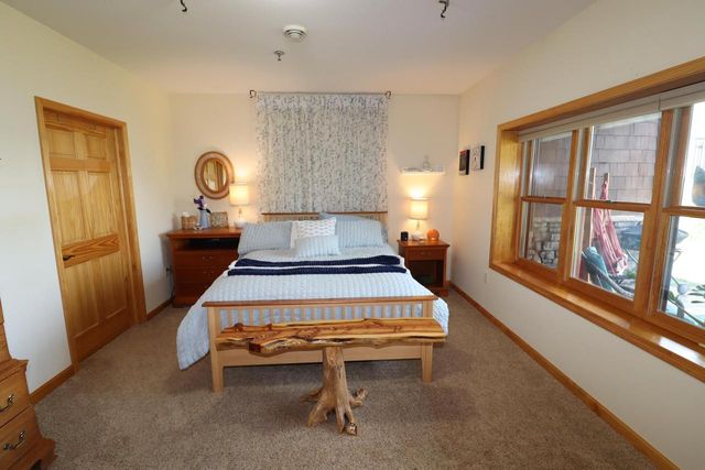 2729 Lake Shore Dr E, Ashland, WI 54806