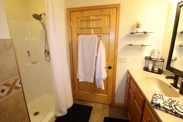 2729 Lake Shore Dr E, Ashland, WI 54806