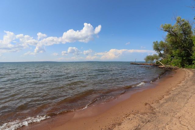 2729 Lake Shore Dr E, Ashland, WI 54806