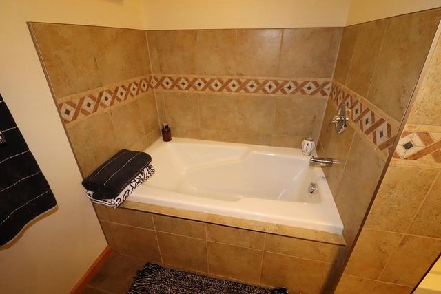 2729 Lake Shore Dr E, Ashland, WI 54806