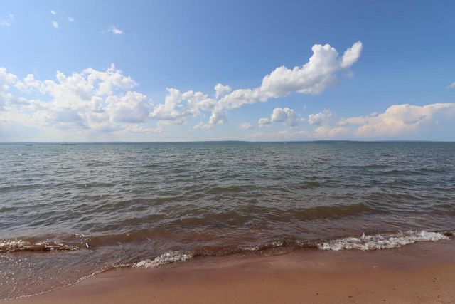 2729 Lake Shore Dr E, Ashland, WI 54806