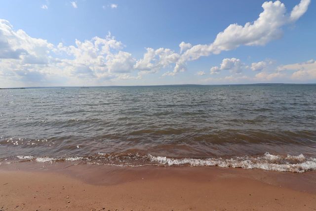 2729 Lake Shore Dr E, Ashland, WI 54806