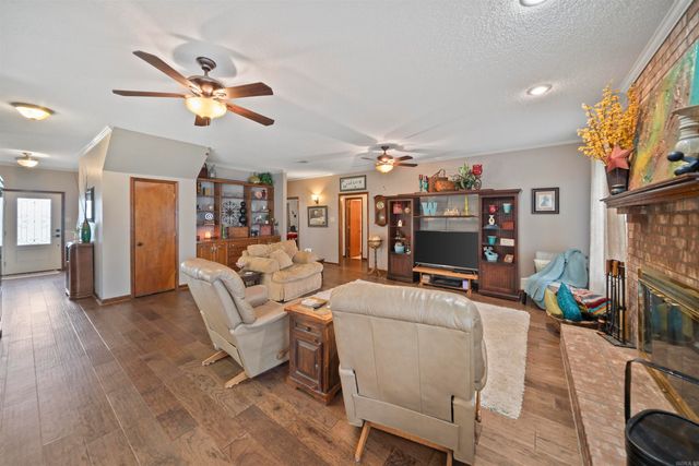 15 Castle Heights, Cabot, AR 72023