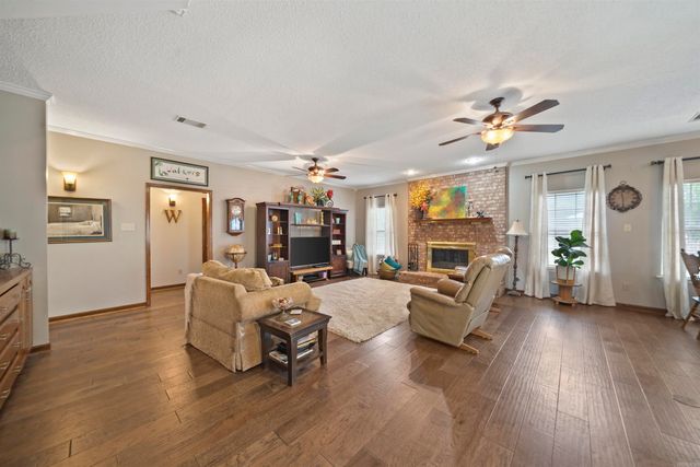 15 Castle Heights, Cabot, AR 72023