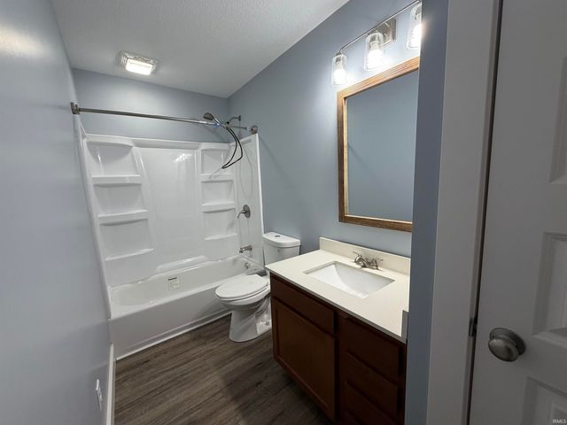1049 Oak Street, Huntington, IN 46750
