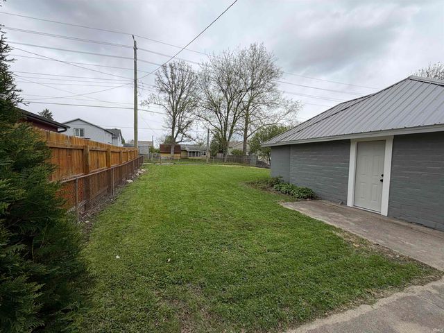1049 Oak Street, Huntington, IN 46750