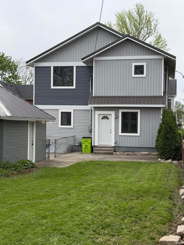1049 Oak Street, Huntington, IN 46750