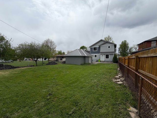 1049 Oak Street, Huntington, IN 46750