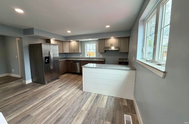 1049 Oak Street, Huntington, IN 46750