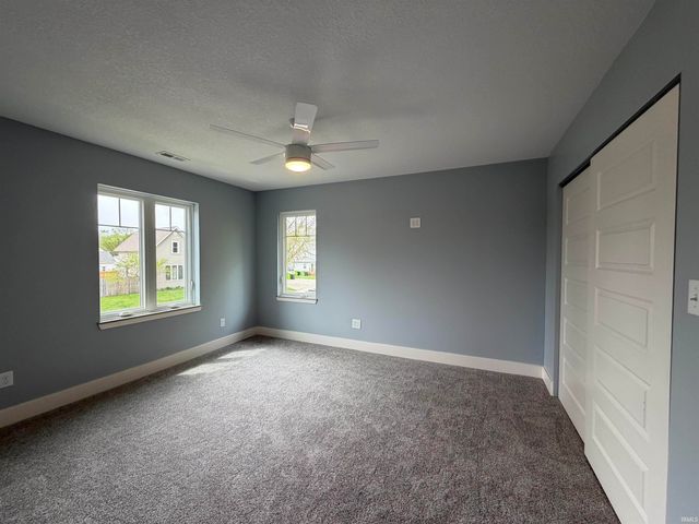 1049 Oak Street, Huntington, IN 46750