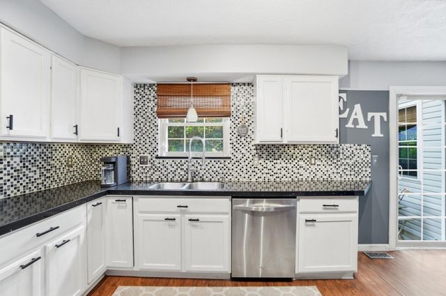 692 Crofton Loop, Delaware, OH 43015