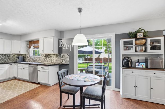692 Crofton Loop, Delaware, OH 43015