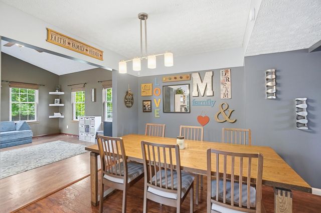 692 Crofton Loop, Delaware, OH 43015