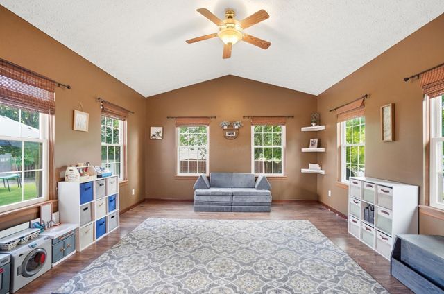 692 Crofton Loop, Delaware, OH 43015
