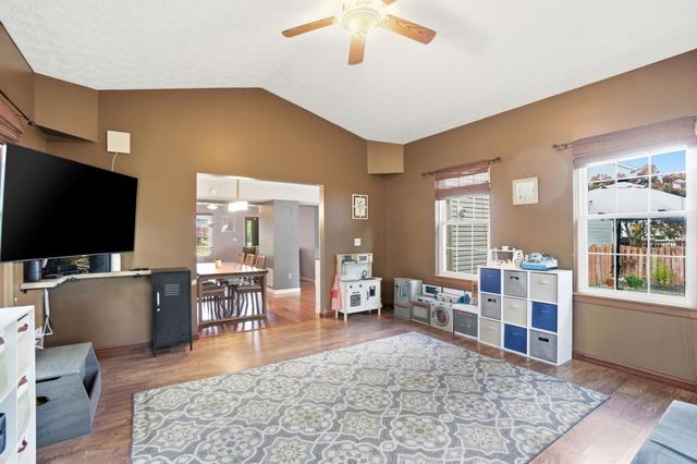692 Crofton Loop, Delaware, OH 43015