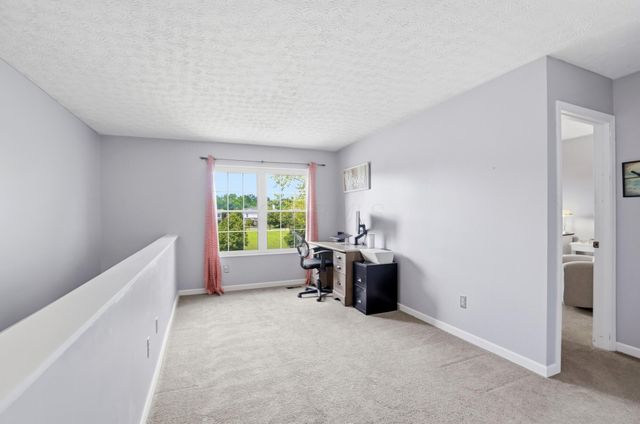 692 Crofton Loop, Delaware, OH 43015