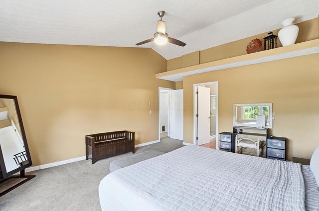 692 Crofton Loop, Delaware, OH 43015