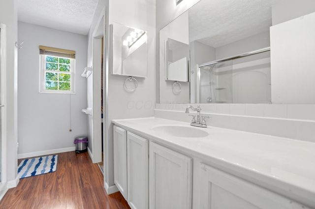 692 Crofton Loop, Delaware, OH 43015