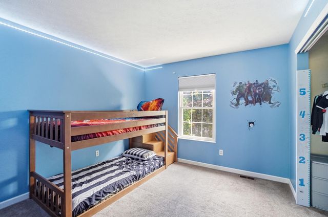 692 Crofton Loop, Delaware, OH 43015