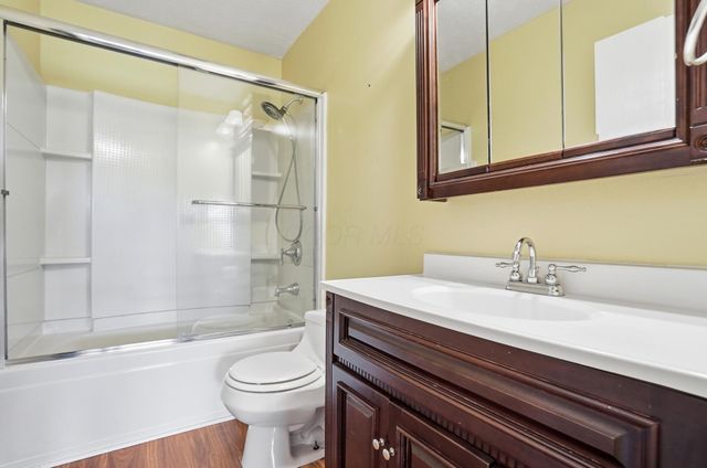 692 Crofton Loop, Delaware, OH 43015