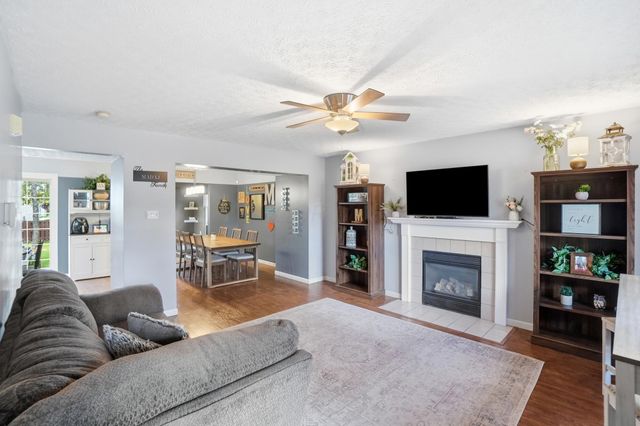 692 Crofton Loop, Delaware, OH 43015